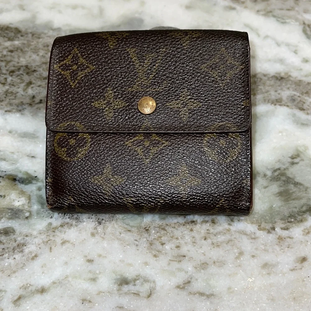 Louis Vuitton Men's Monogram Elise Wallet